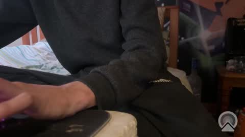 Snapshot of moosee900 chatting on February 28, 7:37 pm moosee900 online show from February 28, 7:37 pm