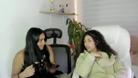 Snapshot of morena_rodriguez_9 chatting on October 11, 8:02 am morena_rodriguez_9 online show from October 11, 8:02 am