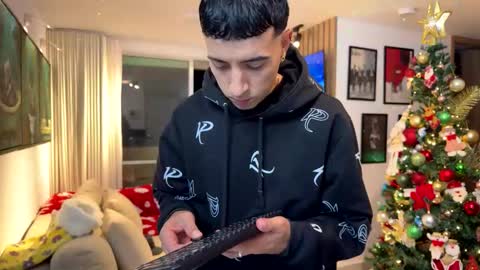 Snapshot of morgan_hiller chatting on January 12, 12:38 am online show from January 12, 12:38 am