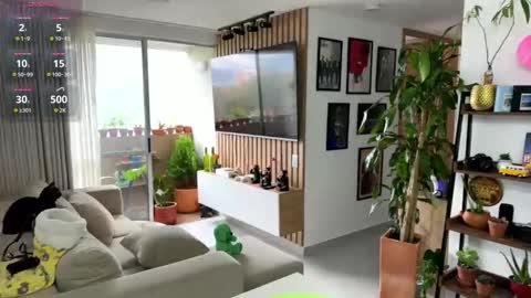 Snapshot of morgan_hiller chatting on February 16, 7:21 pm online show from February 16, 7:21 pm