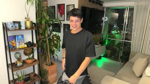 Snapshot of morgan_hiller chatting on March 25, 1:11 am online show from March 25, 1:11 am