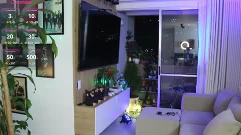 Snapshot of morgan_hiller chatting on June 21, 1:08 am online show from June 21, 1:08 am