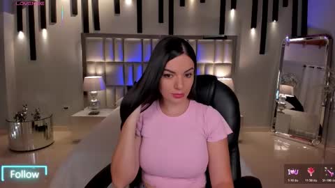 Morgan Hicks online show from December 5, 7:54 pm