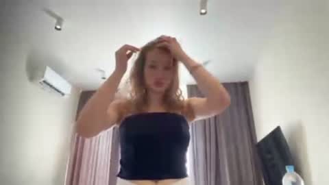 Snapshot of morningshy chatting on August 9, 2:00 pm Christina online show from August 9, 2:00 pm