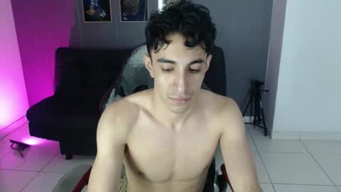 santii online show from February 15, 5:48 am