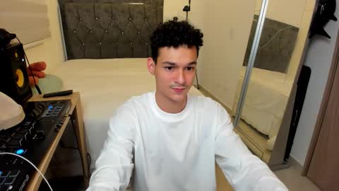 Snapshot of morthy_downey chatting on March 20, 12:59 am Morthy online show from March 20, 12:59 am