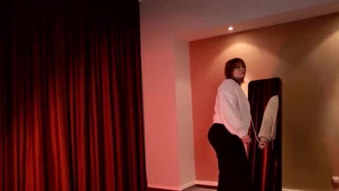 morvelyn online show from December 1, 3:28 pm