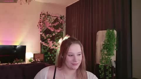morvelyn online show from May 13, 11:00 pm