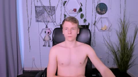 Snapshot of mory_arti chatting on December 6, 11:14 pm Welcome here online show from December 6, 11:14 pm