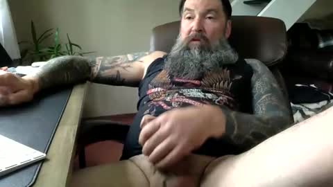 Snapshot of mountainman69696 chatting on April 25, 6:16 pm mountainman69696 online show from April 25, 6:16 pm