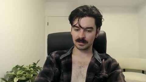 Snapshot of moustachematt chatting on May 28, 3:37 am moustachematt online show from May 28, 3:37 am