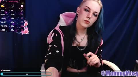 Snapshot of moxynverve chatting on May 24, 6:02 pm Moxy online show from May 24, 6:02 pm
