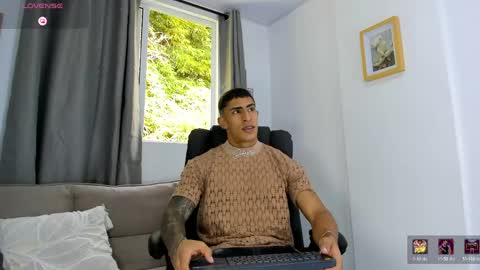 Snapshot of mr_adrian_ chatting on May 29, 2:59 pm online show from May 29, 2:59 pm
