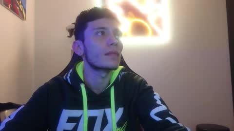 Snapshot of mr_andresr chatting on February 12, 4:29 am Andy online show from February 12, 4:29 am