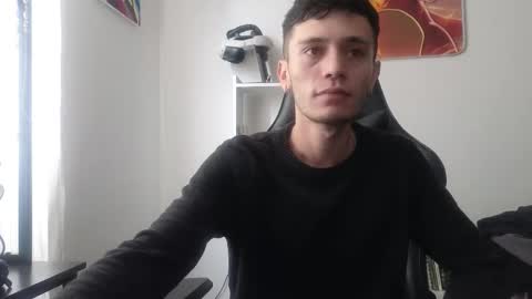 Snapshot of mr_andresr chatting on March 4, 6:58 pm Andy online show from March 4, 6:58 pm