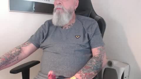 mr_boombastic2021 online show from May 22, 8:32 am