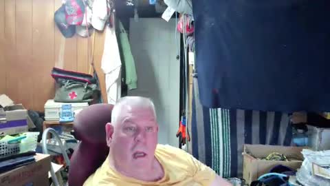 Snapshot of mr_canoe_licker_69 chatting on December 8, 4:39 pm mr_canoe_licker_69 online show from December 8, 4:39 pm