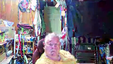 Snapshot of mr_canoe_licker_69 chatting on December 21, 2:04 pm mr_canoe_licker_69 online show from December 21, 2:04 pm