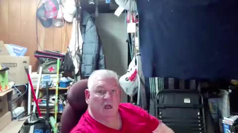 Snapshot of mr_canoe_licker_69 chatting on December 27, 8:50 pm mr_canoe_licker_69 online show from December 27, 8:50 pm
