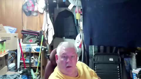 Snapshot of mr_canoe_licker_69 chatting on January 1, 8:58 pm mr_canoe_licker_69 online show from January 1, 8:58 pm