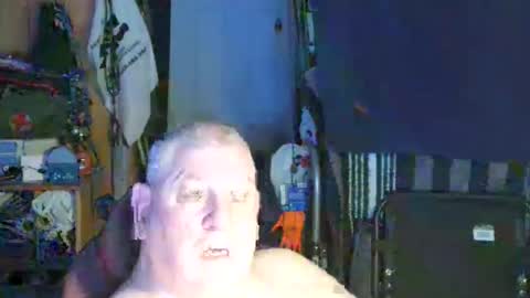 Snapshot of mr_canoe_licker_69 chatting on February 8, 12:28 pm mr_canoe_licker_69 online show from February 8, 12:28 pm