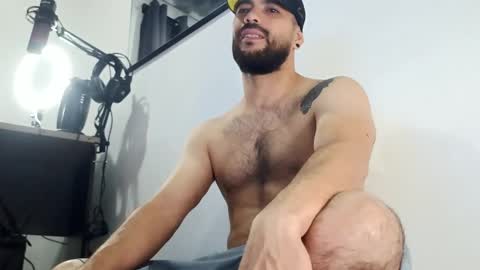 Snapshot of mr_chr1s chatting on October 2, 2:18 am chris online show from October 2, 2:18 am