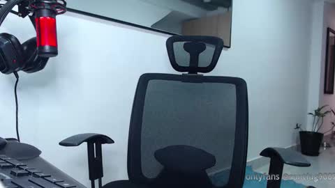 Snapshot of mr_chr1s chatting on October 5, 1:20 pm chris online show from October 5, 1:20 pm