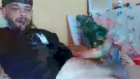 Snapshot of mr_cucumber chatting on October 4, 10:24 am mr_cucumber online show from October 4, 10:24 am