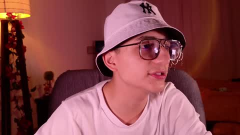 Mr Evans online show from December 25, 4:54 pm