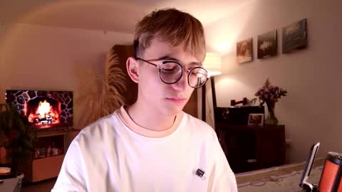 Mr Evans online show from October 12, 4:17 pm