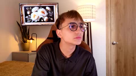 Mr Evans online show from November 11, 3:56 pm