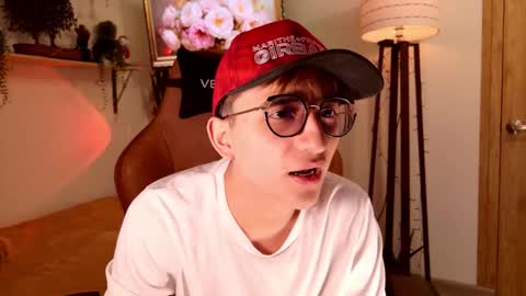 Mr Evans online show from December 13, 7:53 pm