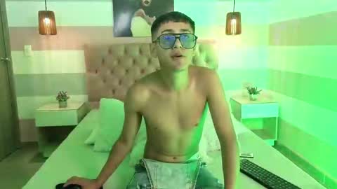 mr_fox69 online show from April 28, 7:30 pm
