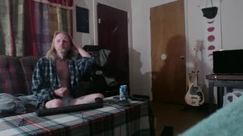 Snapshot of mr_happy12 chatting on October 2, 10:22 am mr_happy12 online show from October 2, 10:22 am