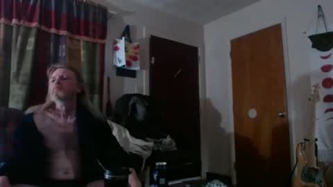 Snapshot of mr_happy12 chatting on October 31, 9:10 am mr_happy12 online show from October 31, 9:10 am