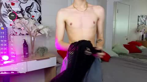 Snapshot of mr_lucky_guy chatting on February 4, 6:38 pm Kris online show from February 4, 6:38 pm