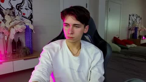 Snapshot of mr_lucky_guy chatting on February 8, 8:10 pm Kris online show from February 8, 8:10 pm