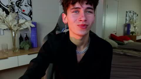 Snapshot of mr_lucky_guy chatting on February 9, 7:52 pm Kris online show from February 9, 7:52 pm