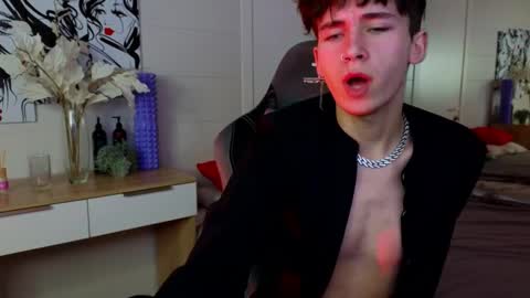 Snapshot of mr_lucky_guy chatting on February 9, 10:54 pm Kris online show from February 9, 10:54 pm