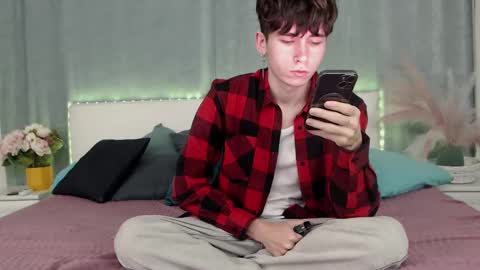 Snapshot of mr_lucky_guy chatting on February 17, 8:26 pm Kris online show from February 17, 8:26 pm