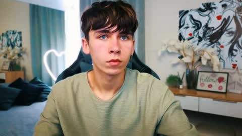 Snapshot of mr_lucky_guy chatting on February 20, 8:47 pm Kris online show from February 20, 8:47 pm