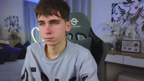 Snapshot of mr_lucky_guy chatting on February 21, 6:59 pm Kris online show from February 21, 6:59 pm