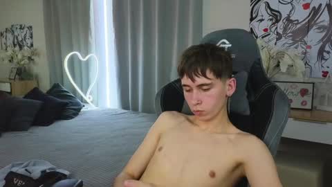 Snapshot of mr_lucky_guy chatting on February 21, 10:04 pm Kris online show from February 21, 10:04 pm