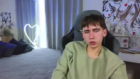 Snapshot of mr_lucky_guy chatting on February 23, 9:59 pm Kris online show from February 23, 9:59 pm