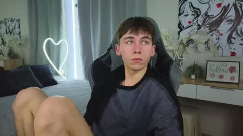 Snapshot of mr_lucky_guy chatting on February 27, 8:39 am Kris online show from February 27, 8:39 am