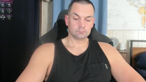 Snapshot of mr_mac69 chatting on December 16, 9:42 pm Cam online show from December 16, 9:42 pm