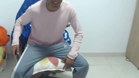 Max online show from February 16, 5:42 pm