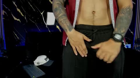 mr_maximo online show from February 11, 5:12 am