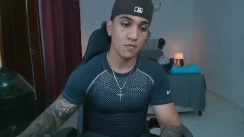 Snapshot of mr_maximo chatting on June 27, 2:49 am mr_maximo online show from June 27, 2:49 am