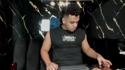Snapshot of mr_maximo chatting on June 29, 4:08 am mr_maximo online show from June 29, 4:08 am
